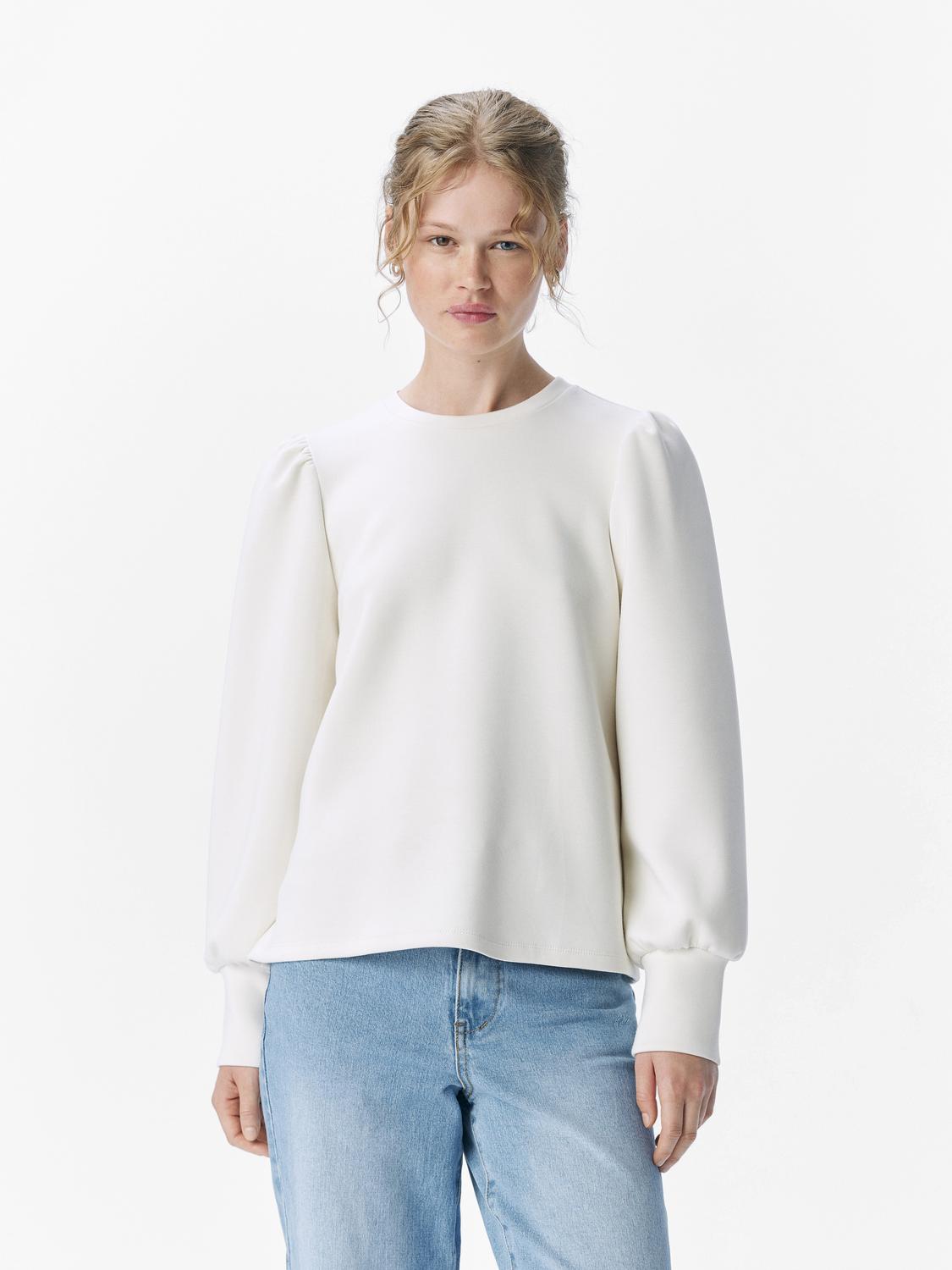 model_shot-front